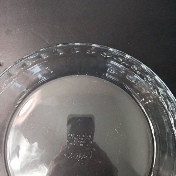 Vintage Pyrex #229 Glass Deep Dish Pie Dish Ovenware 9.5in Ribbed Edge USA - Picture 10 of 10